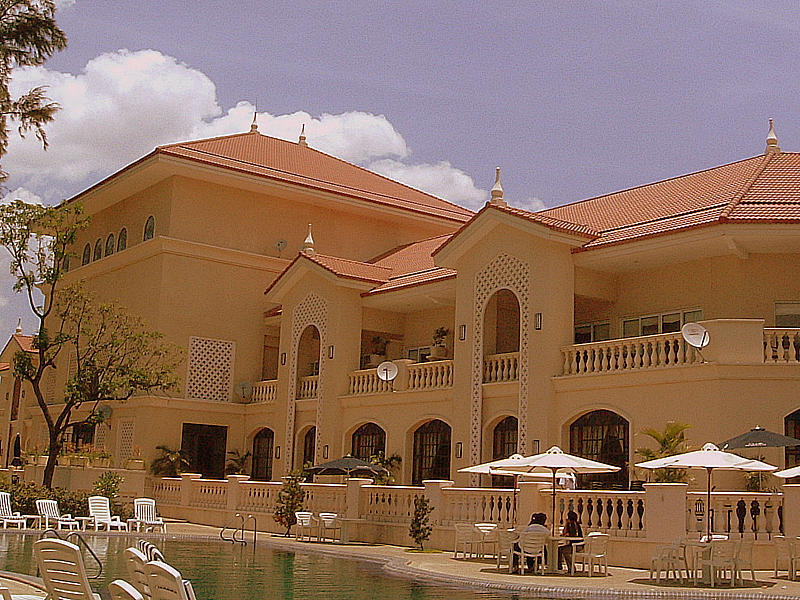 Club Morocco Resort And Country Club Subic Exterior photo