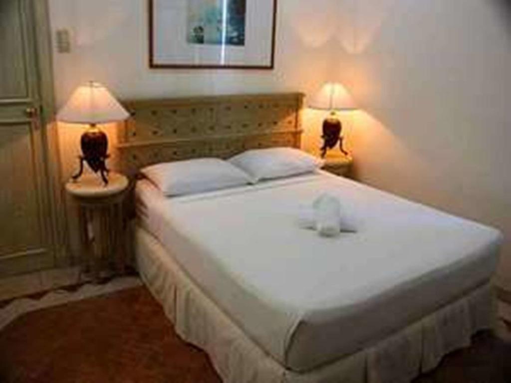 Club Morocco Resort And Country Club Subic Room photo