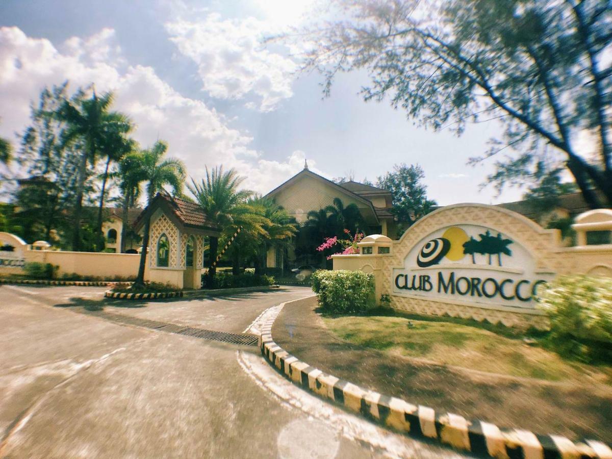 Club Morocco Resort And Country Club Subic Exterior photo